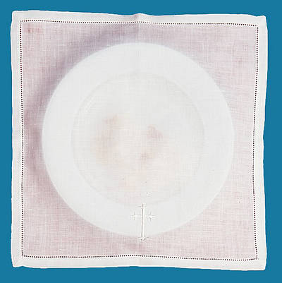 Picture of Celtic Cross Bread Plate Napkin