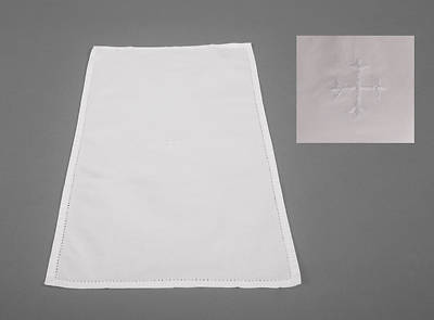 Picture of Cambric Linen Purificator with White Cross - Pack of 3