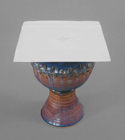 Picture of Cambric Linen Chalice Pall with White Cross - Pack of 3