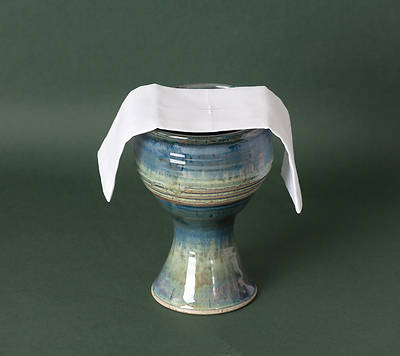 Picture of 100% Linen Purificator with White Embroidered Cross - 2 Pack