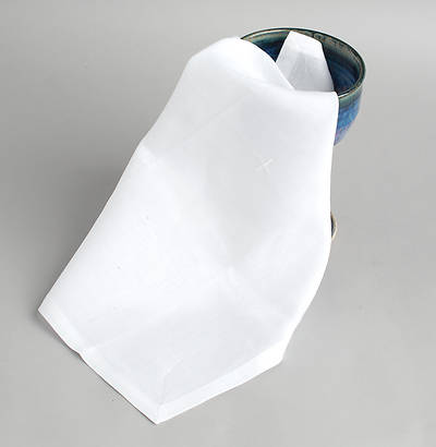 Picture of 100% Linen Large Purificator with White Embroidered Cross - 2 Pack