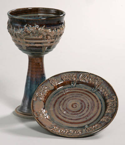 Crown of Thorns Rosé Porcelain Chalice & Paten Set