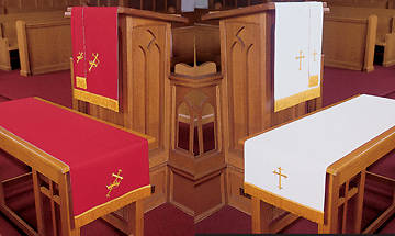 Picture of Reversible Red/White Three-Piece Parament Set