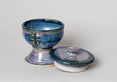 Picture of Old Rugged Cross Earthenware Ciborium