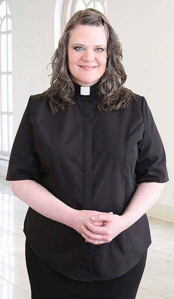 Picture of WomenSpirit Short Sleeve Shapely Shirt - Tab Collar